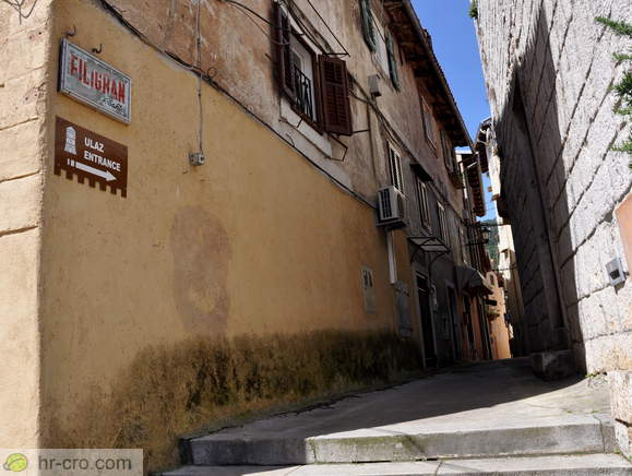 City Tower - Entrance