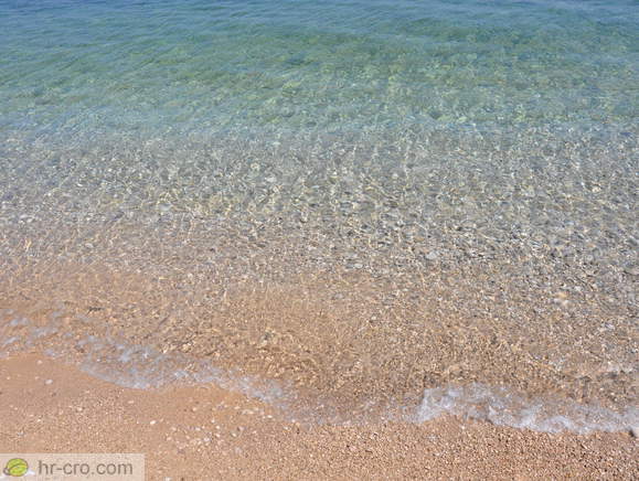 Hemingway Beach - Clear sea