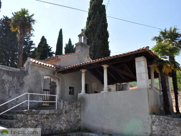 Cerkev sv. Bartola pri pokopališču v Mošćenicah