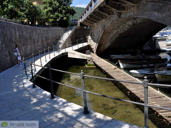 Ika-Ičići <br> Pot ob mostu in čolnih Ika-Ičići <br> Pot ob mostu in čolnih