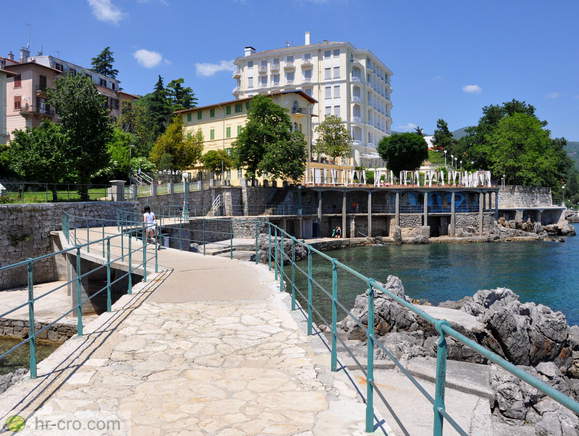 Lovran-Ika <br> Prihod do Hotela Bristol v Lovranu Lovran-Ika <br> Prihod do Hotela Bristol v Lovranu