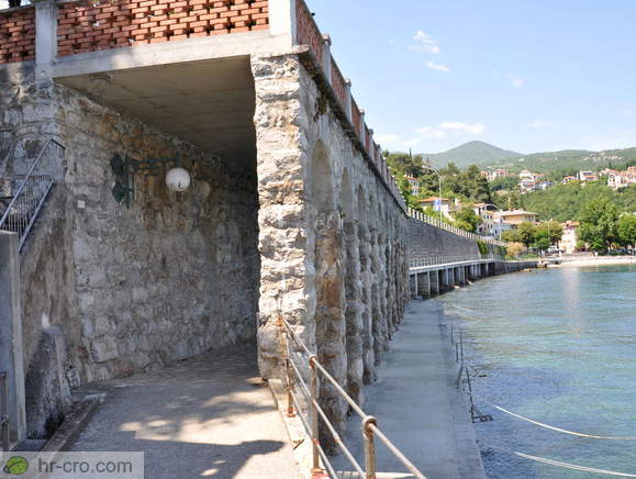 The Coastal Walk of Franz Joseph I - Ika