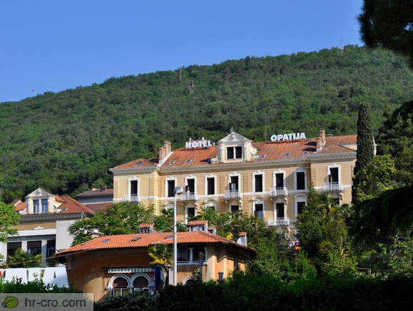 Hotel Opatija od daleč