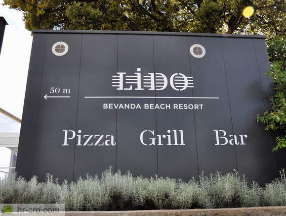 Usmerjevalna tabla za Lido Beach Resort