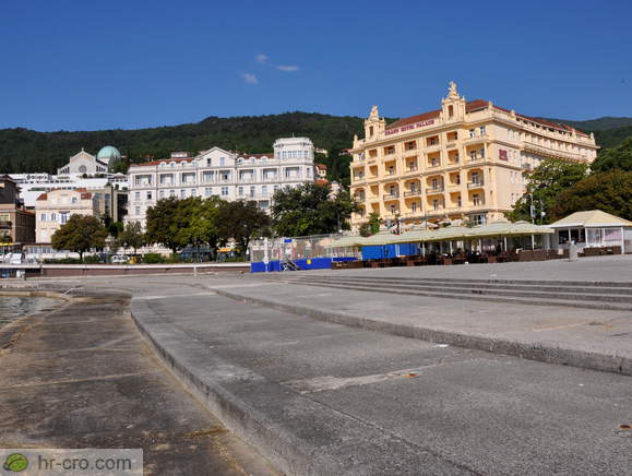 Hoteli ob plaži Slatina