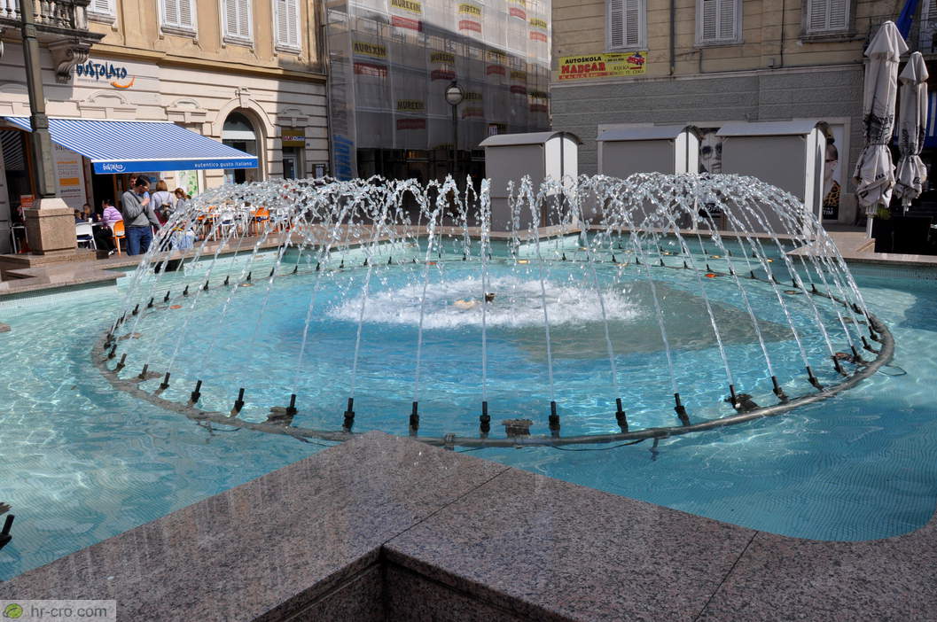 Fountain on the Jadranski trg Square