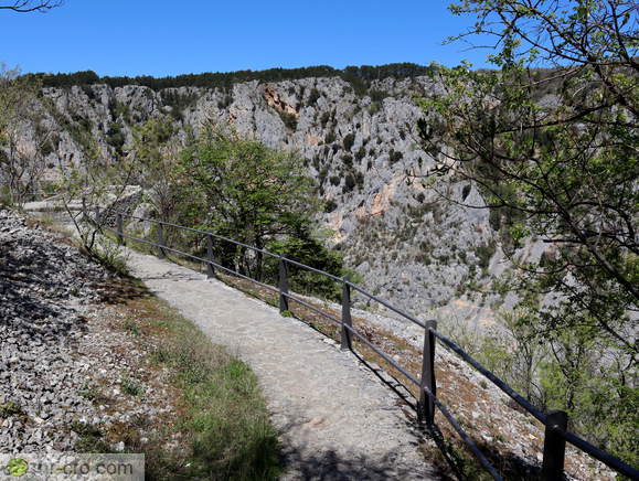 Pot proti trdnjavi Topana Pot proti trdnjavi Topana