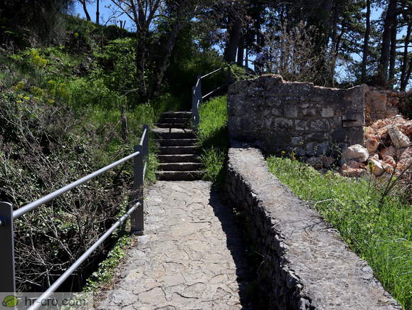 Zadnji del poti proti trdnjavi Topana Zadnji del poti proti trdnjavi Topana