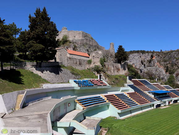 Trdnjava Topana nad stadionom