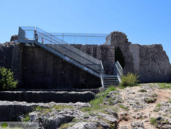 Trdnjava Topana - Zgornji del