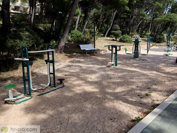 Brela - Fitnes na prostem