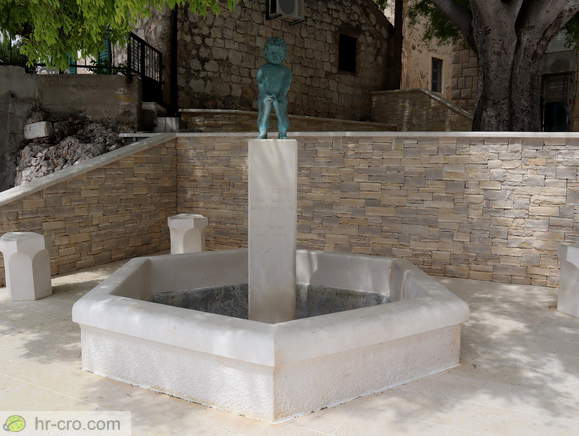 Gradac - Brunnen Kroatien in EU 