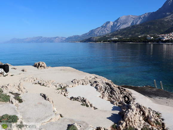 Delno betonirana plaža sv. Peter