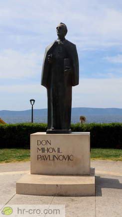 Podgora - Monument don Mihovil Pavlinovic