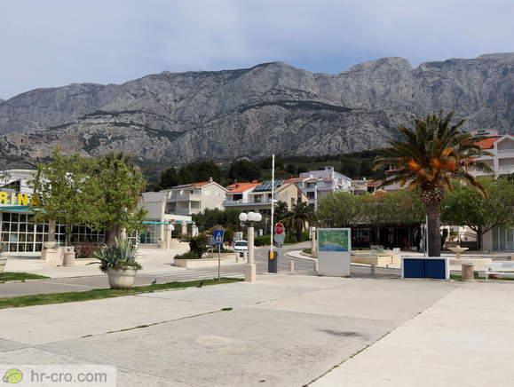 Tucepi and Biokovo in the background