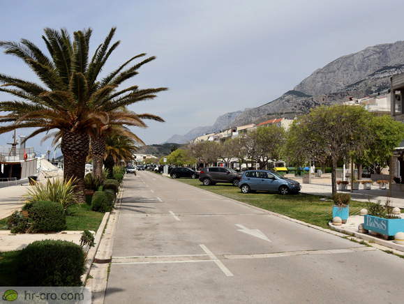 Tucepi - Local road along the beach