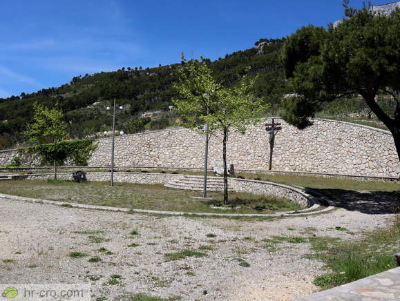 Prostor nad svetiščem