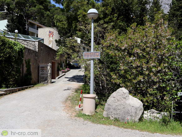 Ostale stavbe in usmerjevalna tabla za WC