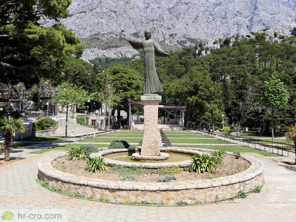 Statue of archangel Gabriel