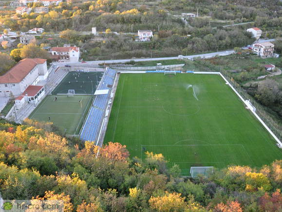 Nogometno igrišče v Klisu