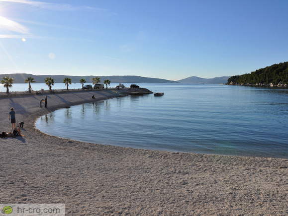Sandy Kasjuni Beach