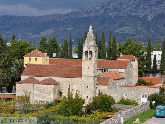 Frančiškanska cerkev in samostan sv. Ante blizu stadiona Poljud