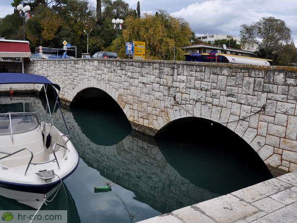 Most do starega dela Trogirja