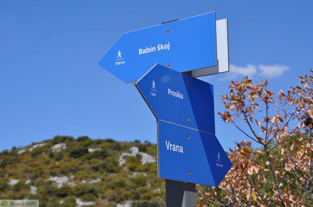 Direction sign for Babin Škoj and Prosika