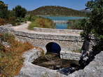 Jugovir - Vodni prepust in kamnite pregrade Jugovirja Jugovir - Vodni prepust in kamnite pregrade Jugovirja