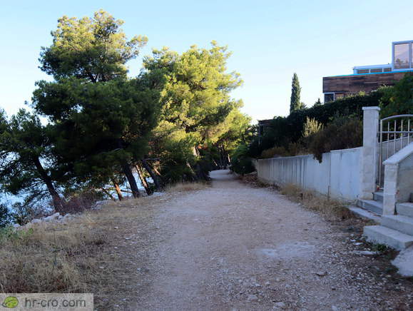 Obalna sprehajalna pot pri Primoštenu