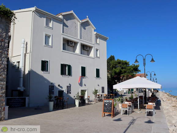 Začetek krožne poti pri Trgu dona Ive Šarića