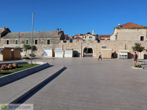 Primošten - Trg don Ive Šarića