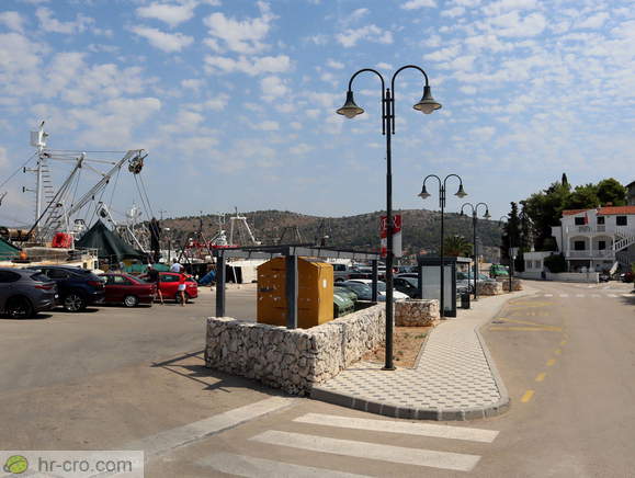 Parkirišče pri pristanišču za ribiške ladje