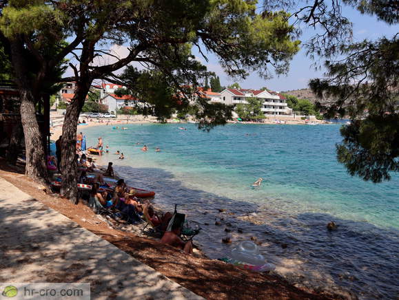 Rogoznica - Strand Gornji muli