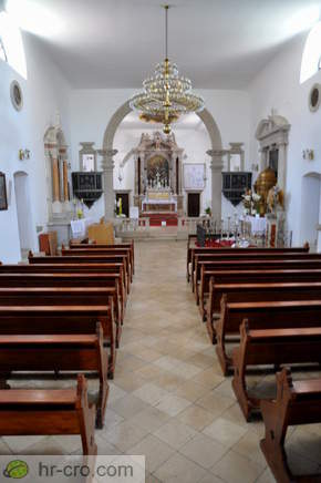 Cerkev sv. Anselma - Notranjost