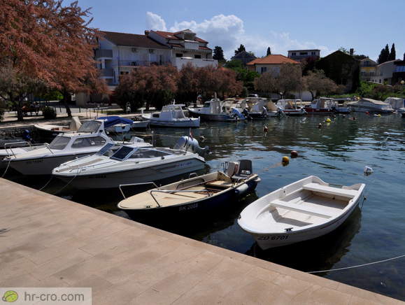 Manjša marina v Petrčanah