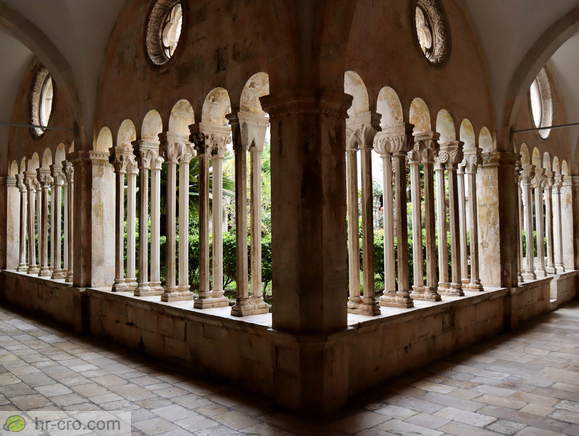 Frančiškanski samostan <br> Križni hodnik in vrt