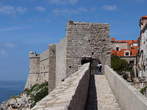 Dubrovniško mestno obzidje - Pogled nazaj proti bastionu sv. Petar 