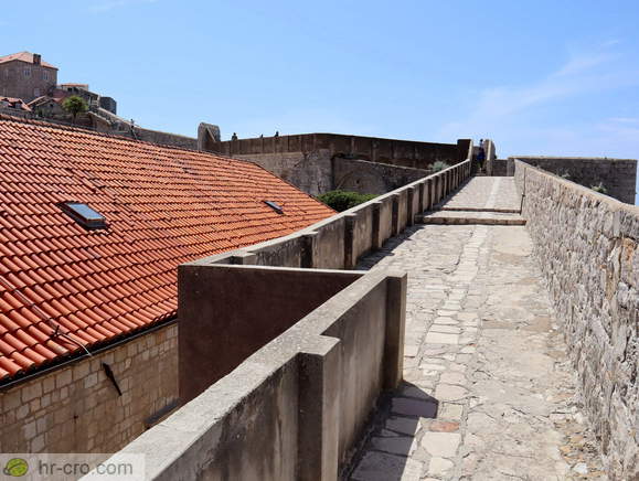 Pot ob trdnjavi Bokar