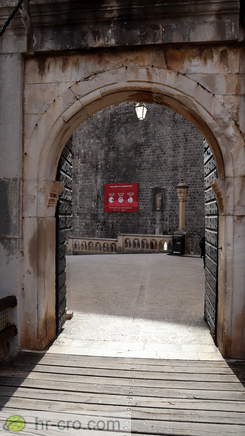 Outer gate with renaissance arch