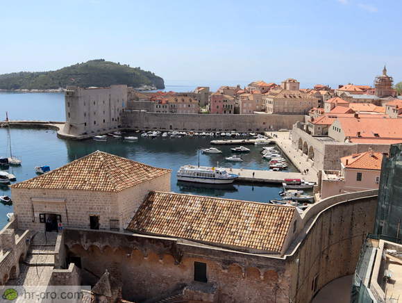 View of the east access to the City Walls