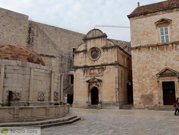 Cerkev sv. Upanja pri Veliki Onofrijevi fontani