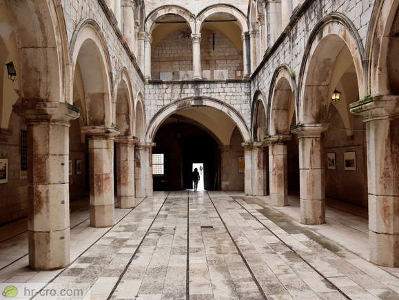 Sponza Palace - View to the exit