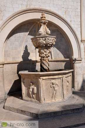 Small Onofrio's Fountain dated in 1438