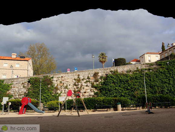 View of Park Pile from the passage