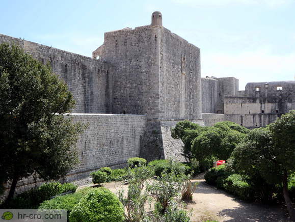 Park Pile by the Tower Puncjela