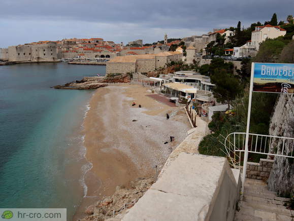 Path to the Banje Beach