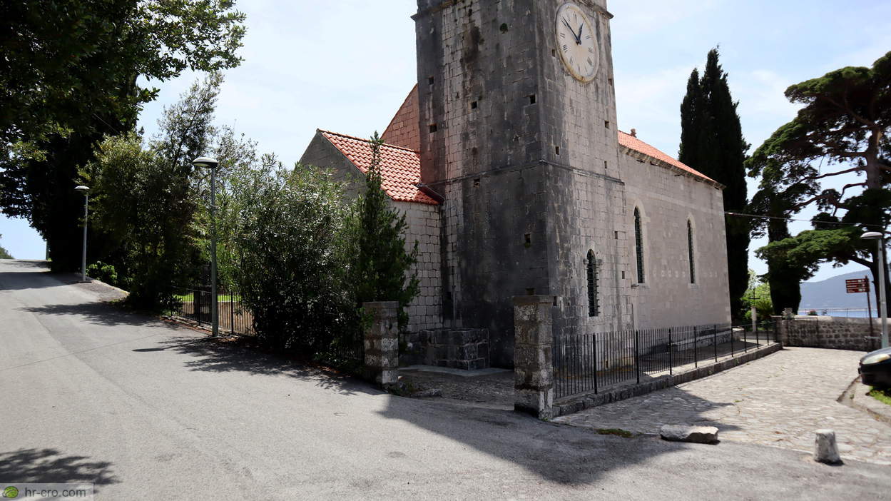 Church of St Vitus beside the village road - Photo: 50008020-0 Church of St Vitus beside the village road