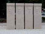 Slano - Skulptur mit vier eingemeißelten Gesichtern 