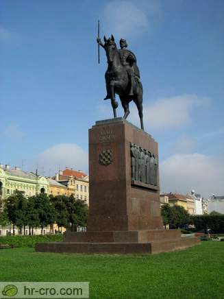 Zagreb - King Tomislav statue